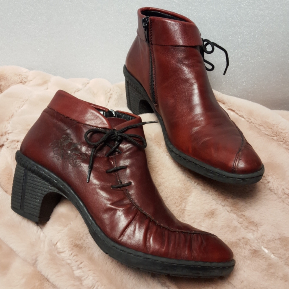 Women's Reiker burgundy leather booties size 39